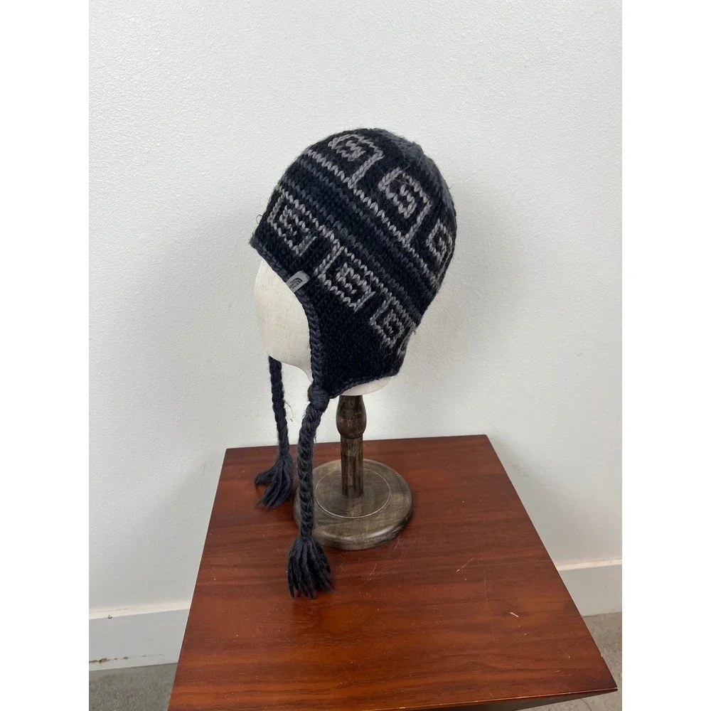 The North Face Wool Blend Earflap Beanie Gray Black Greek Key Knit Hat T365